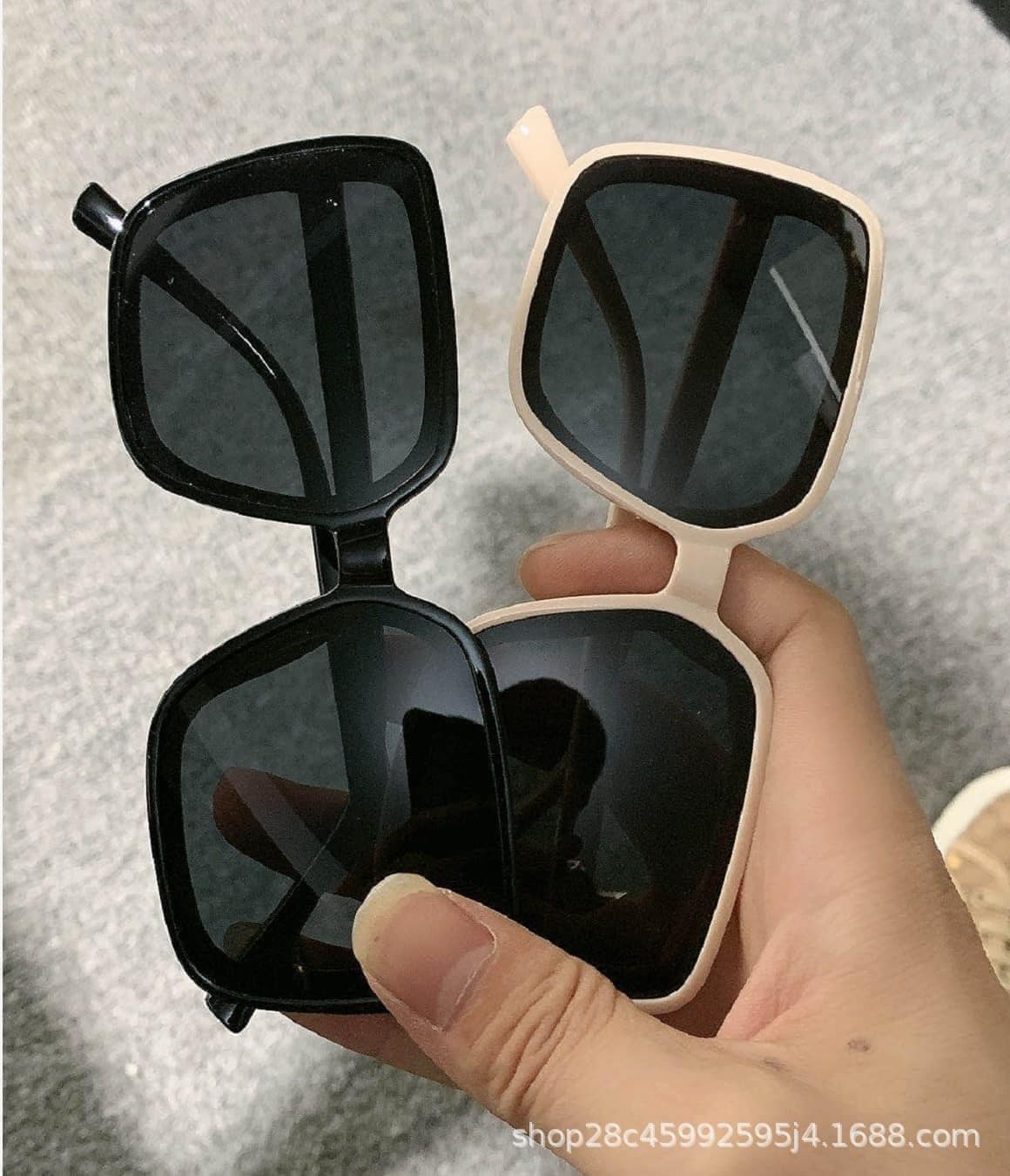 Sunglass With Sunglass Case (P-15)